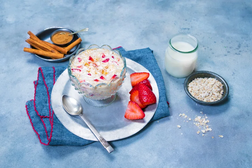 oats and yogurt breakfast